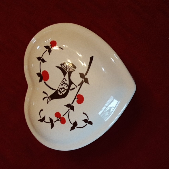 Other - 🤍-shaped box ✨